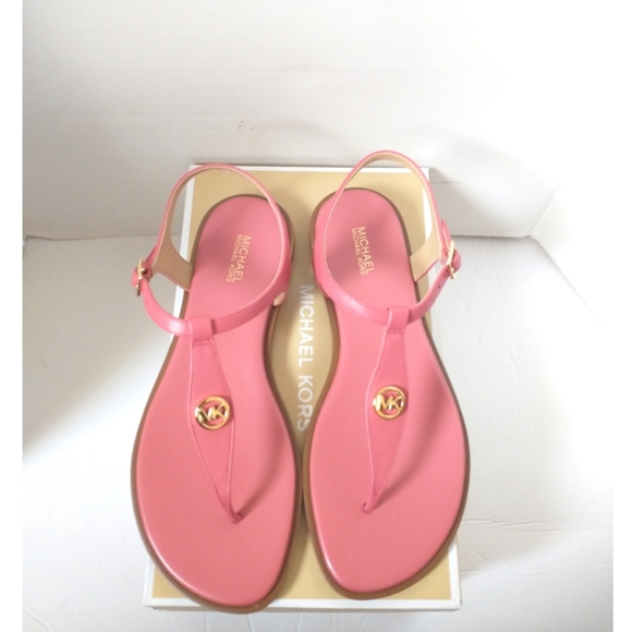New! MICHAEL KORS Mallory MK Logo Leather Thong T-Strap Sandals Light Berry - Picture 1 of 5